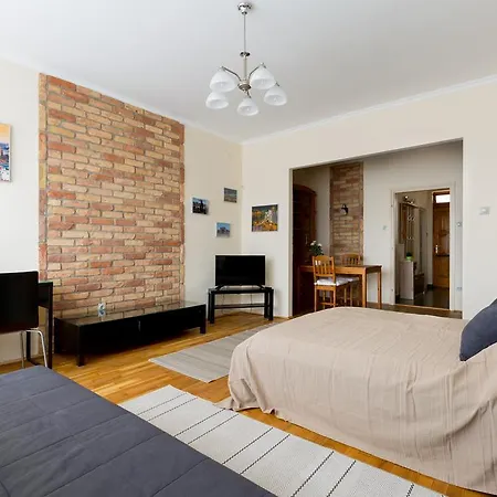 East Station - Baross 1 & 2 *