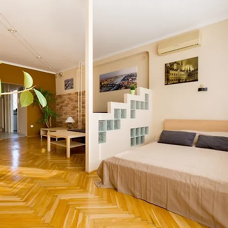 East Station - Baross 1 & 2 * 부다페스트