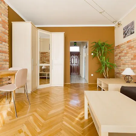 East Station - Baross 1 & 2 *