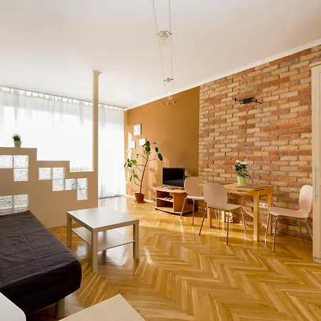 East Station - Baross 1 & 2 * 부다페스트