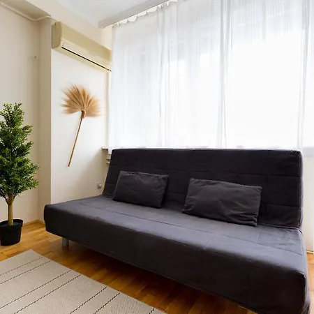 East Station - Baross 1 & 2 Apartament *