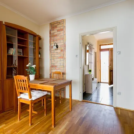 East Station - Baross 1 & 2 Apartment