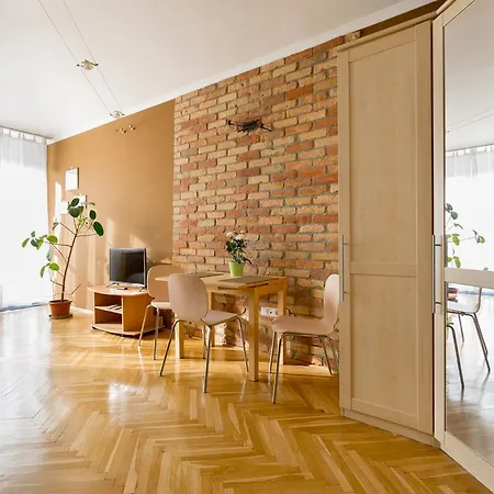 Apartment East Station - Baross 1 & 2 *
