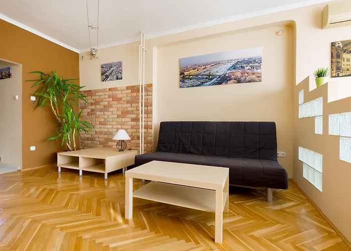 East Station - Baross 1 & 2 Budapest